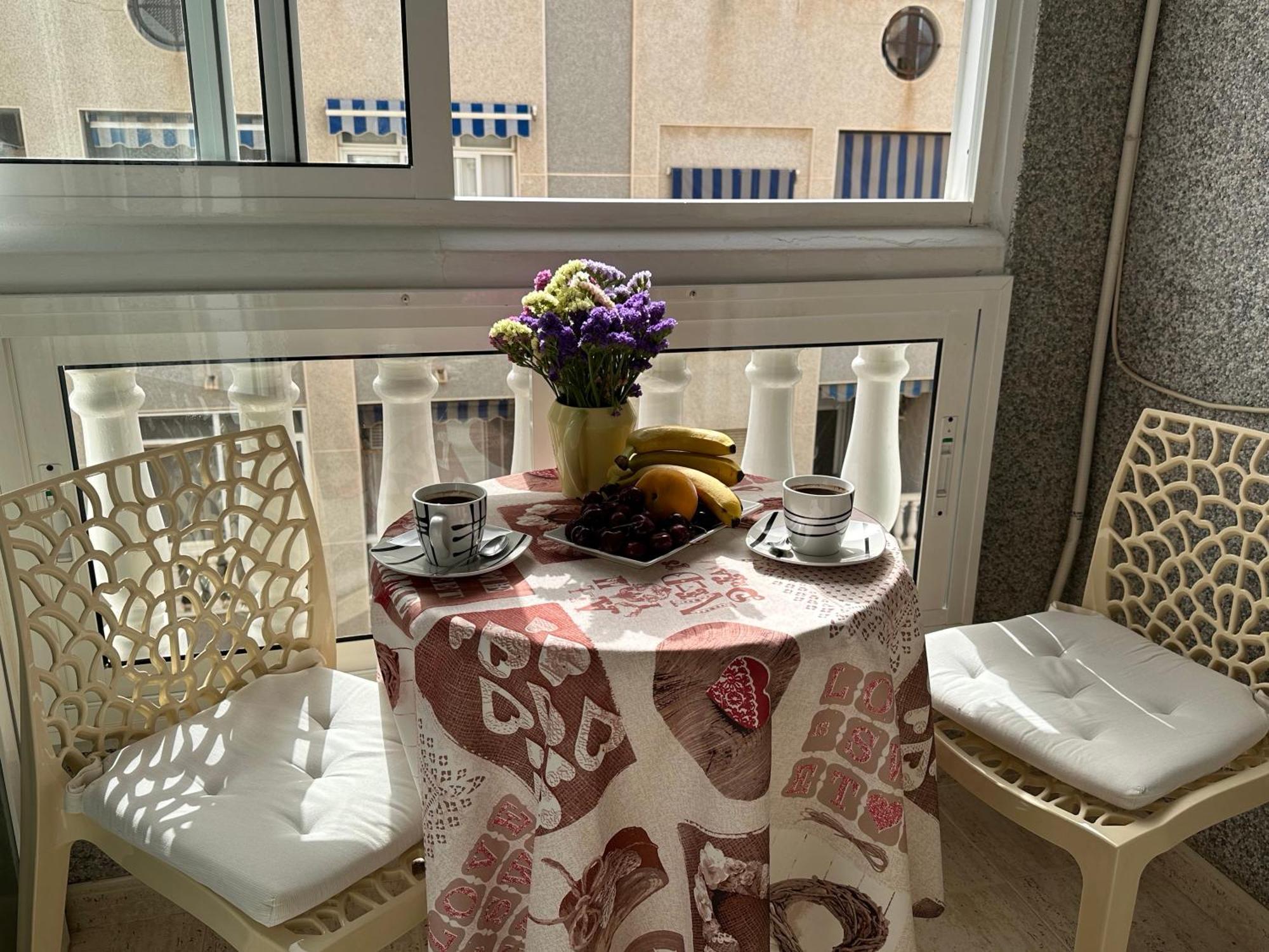 Apartament Montana Torrevieja Buitenkant foto